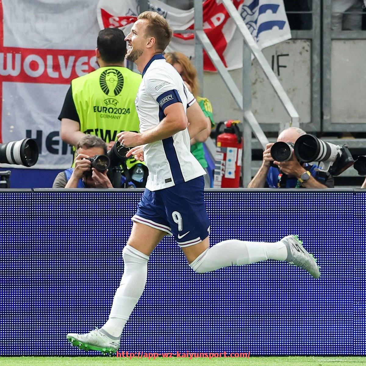 开云体育官网app下载-世俱杯比赛中球员边路突破频率统计及边路传中效率分析